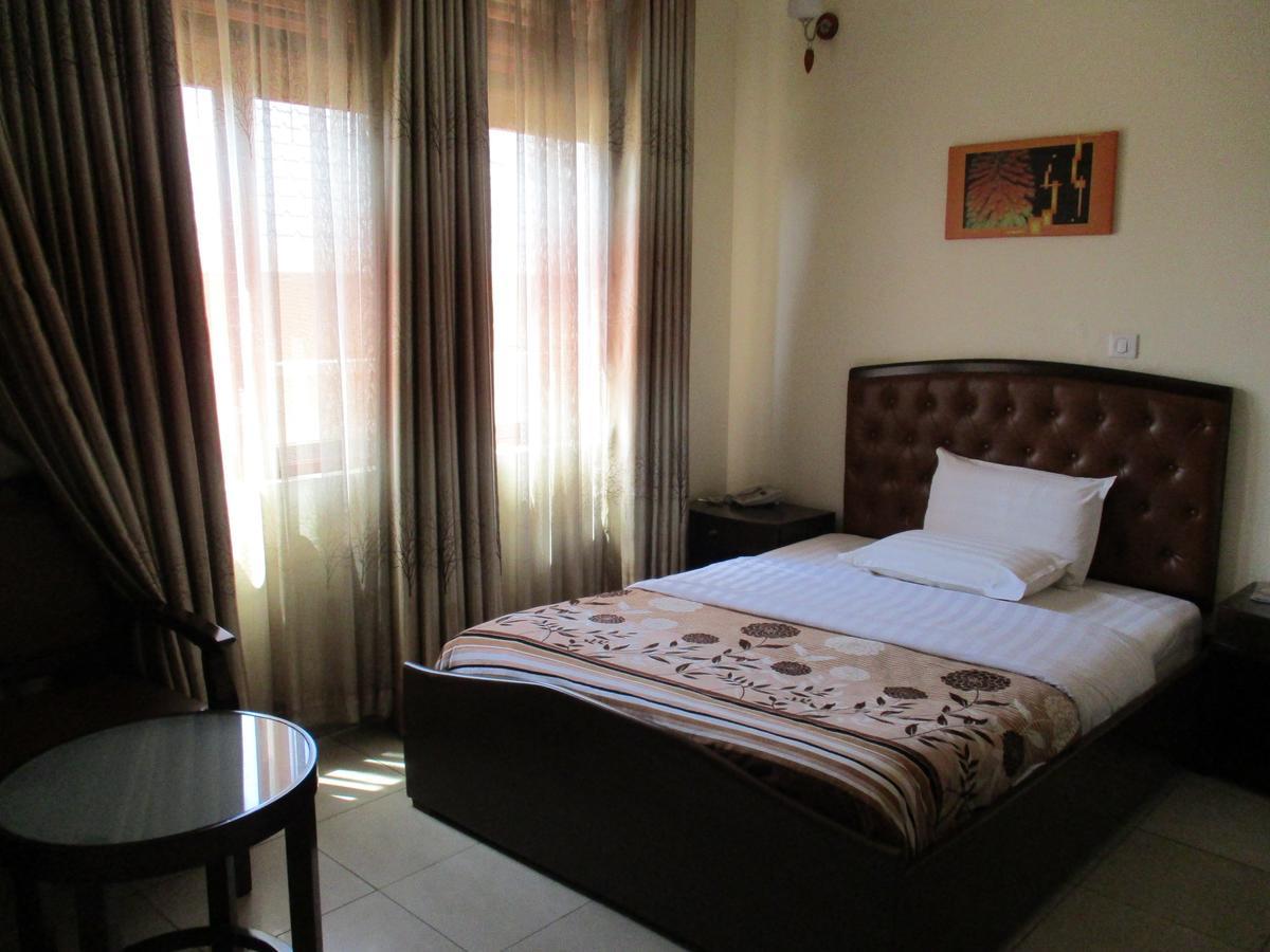 Amaris Hotel Kigali Exterior foto