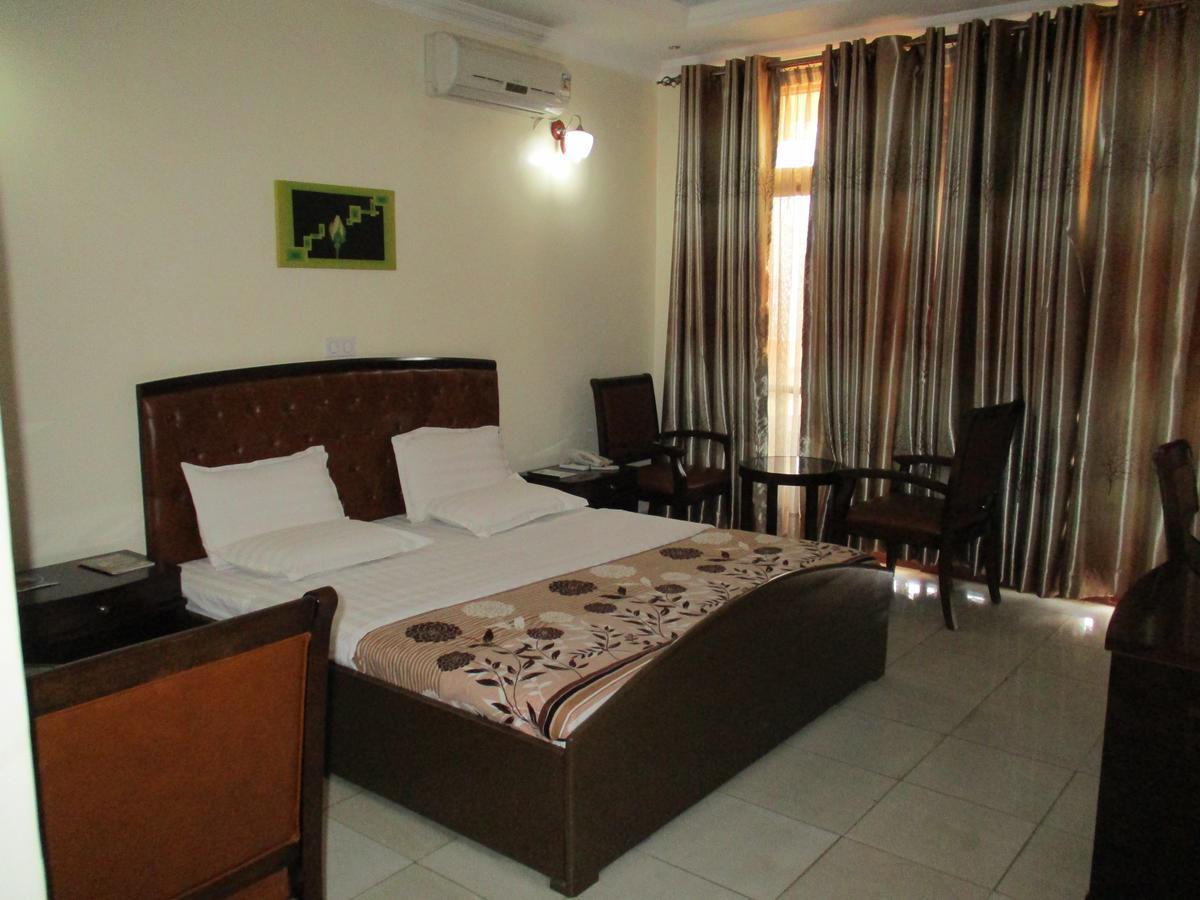 Amaris Hotel Kigali Exterior foto